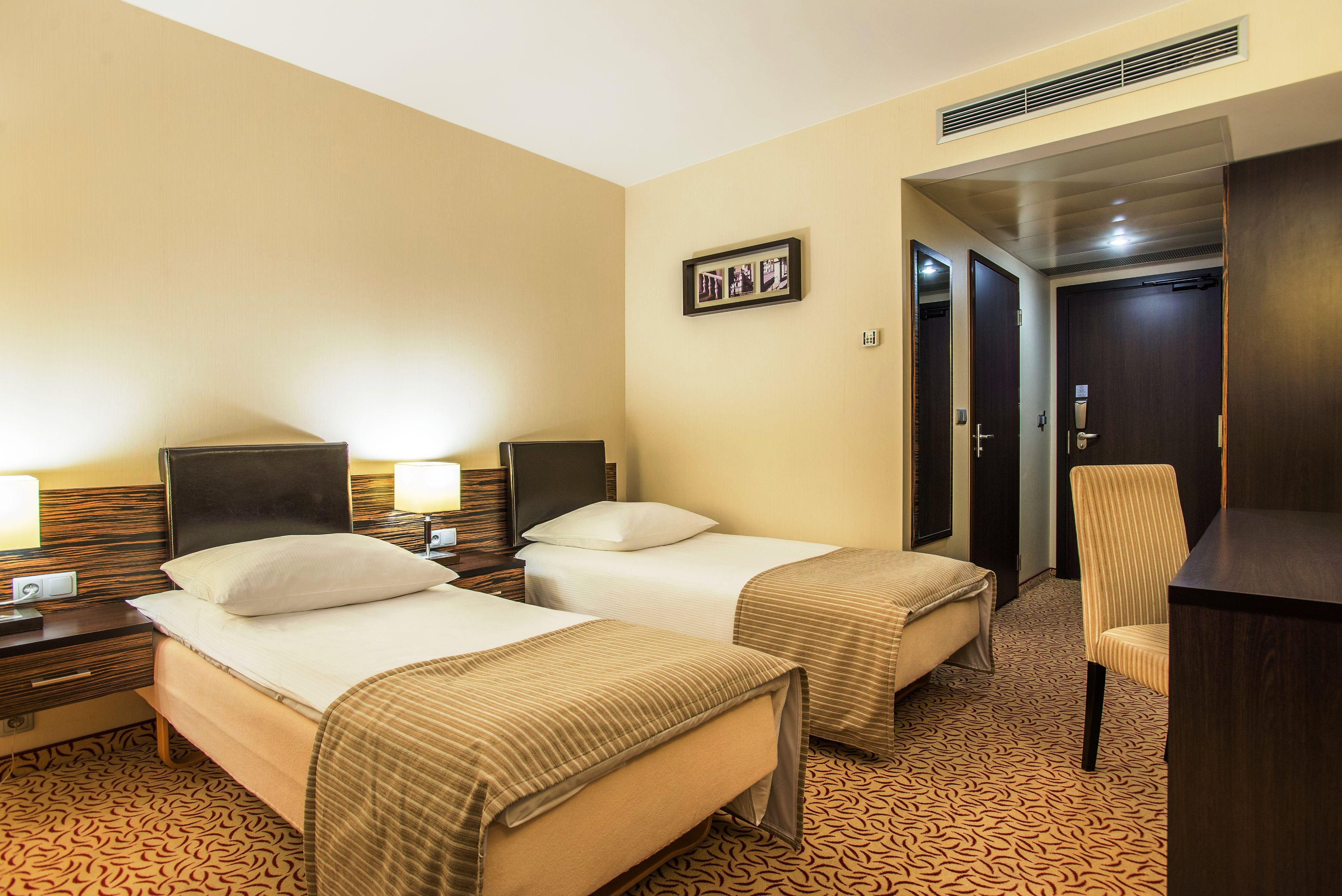 Qubus Hotel Kielce Exterior photo