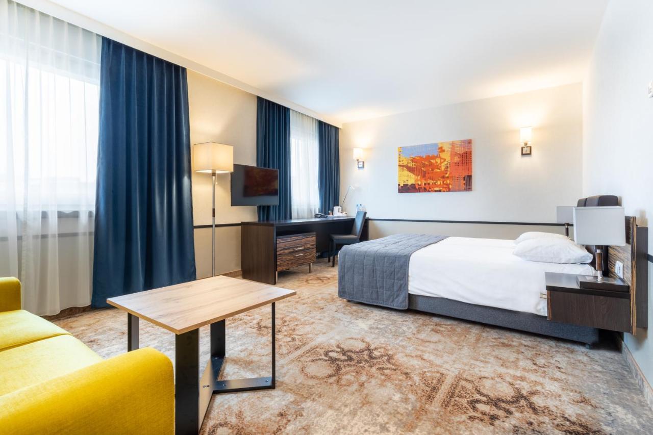 Qubus Hotel Kielce Exterior photo