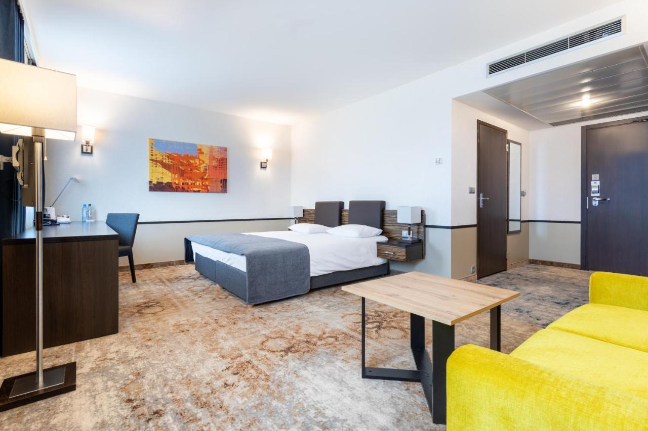 Qubus Hotel Kielce Exterior photo