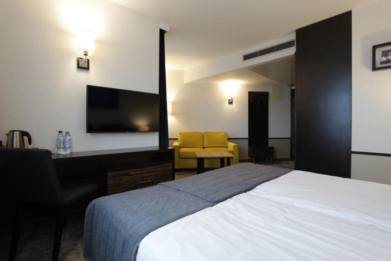Qubus Hotel Kielce Exterior photo